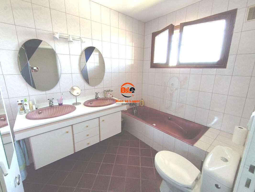 A vendre, grande villa 4 chambres Moissat - Agence Immobilière BSLE PONT DU CHATEAU  - Maison à MOISSAT