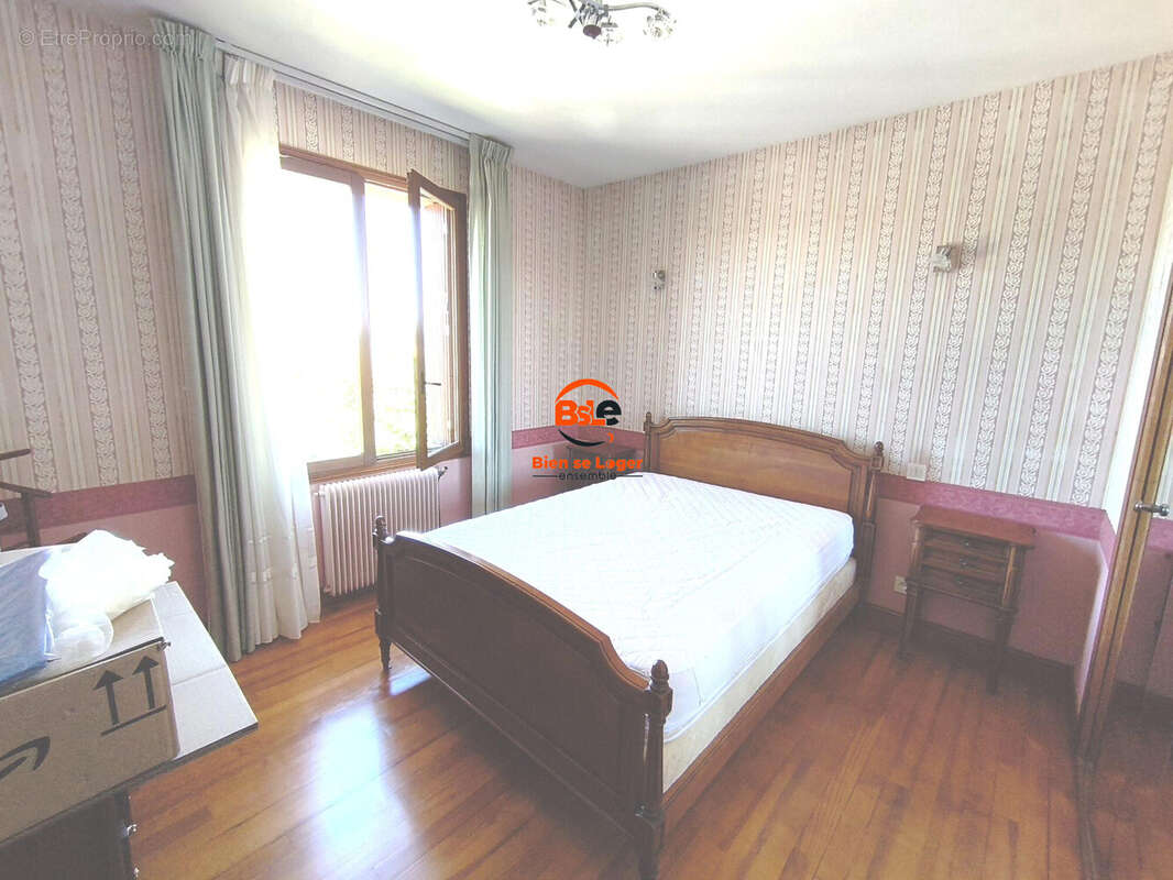 A vendre, grande villa 4 chambres Moissat - Agence Immobilière BSLE PONT DU CHATEAU  - Maison à MOISSAT