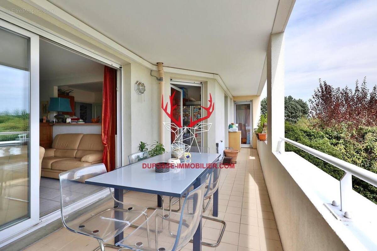 Photo 1 - Appartement à SAINT-GENIS-LAVAL