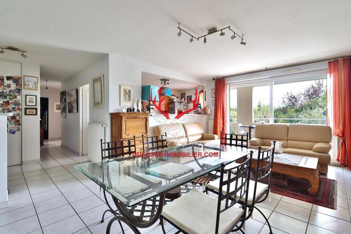 Photo 3 - Appartement à SAINT-GENIS-LAVAL