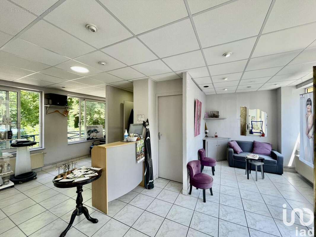 Photo 3 - Commerce à SEINE-PORT