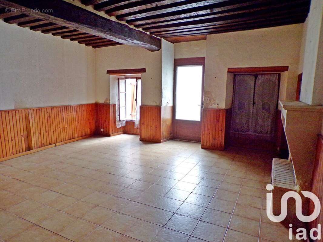 Photo 2 - Maison à SAINT-GENOU