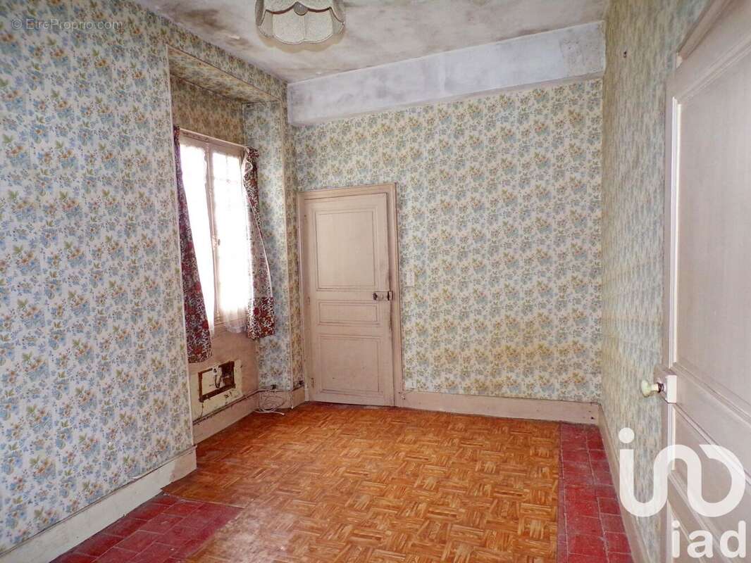 Photo 8 - Maison à SAINT-GENOU