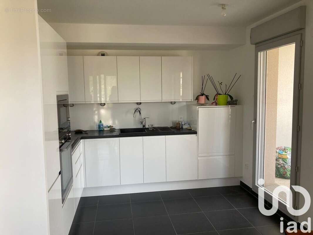 Photo 2 - Appartement à BURES-SUR-YVETTE