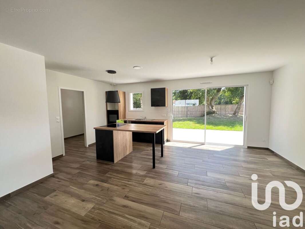 Photo 9 - Maison à SAINT-JULIEN-DES-LANDES