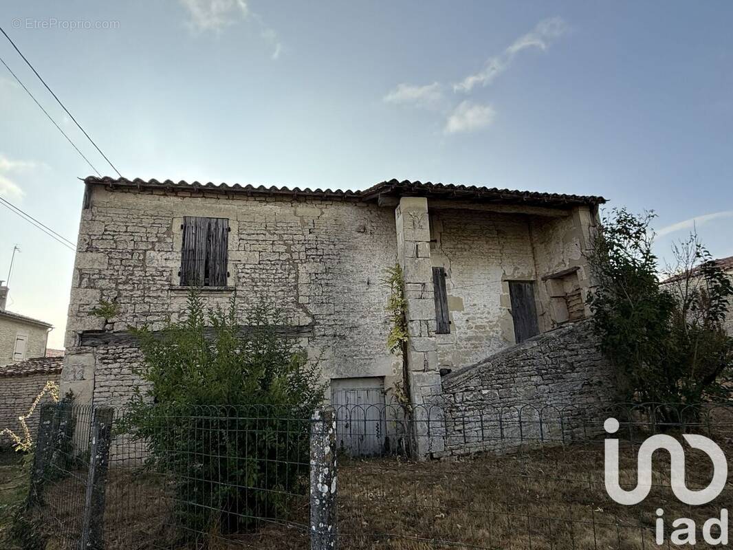 Photo 1 - Maison à LA ROCHENARD