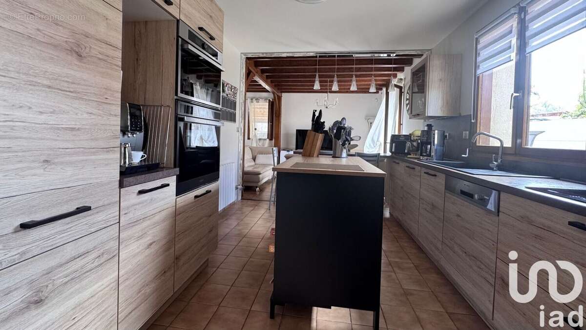 Photo 3 - Maison à SAINT-JUST-SAUVAGE