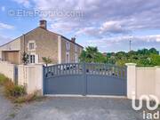 Photo 1 - Maison à SAINT-HILAIRE-DES-LOGES