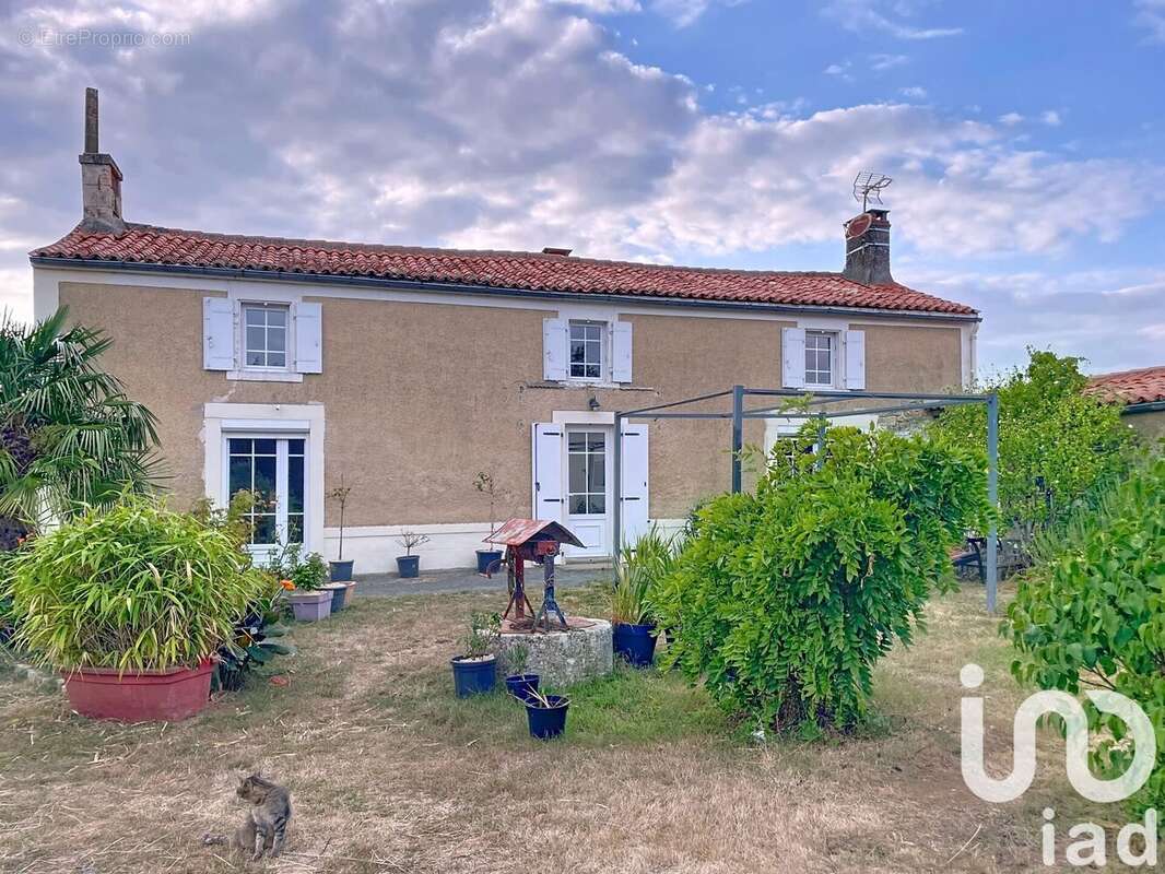 Photo 2 - Maison à SAINT-HILAIRE-DES-LOGES