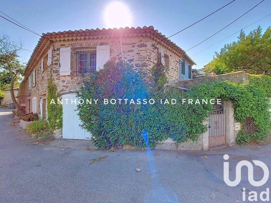 Photo 1 - Maison à SIX-FOURS-LES-PLAGES