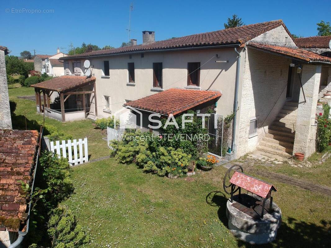 Photo 1 - Maison à LIGNE