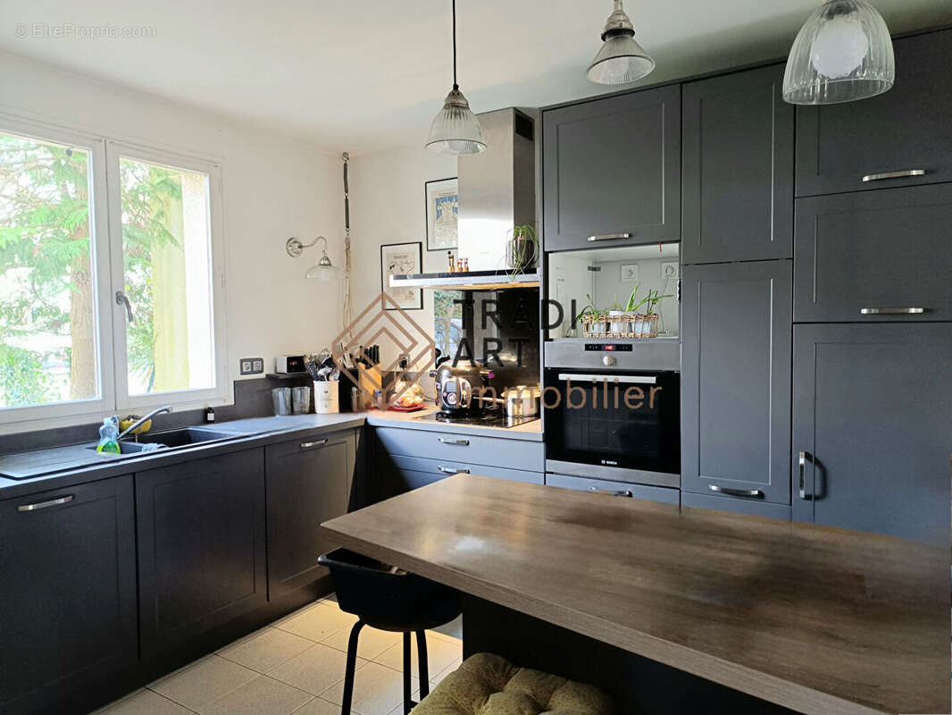 Maison à SAINTE-GENEVIEVE-DES-BOIS