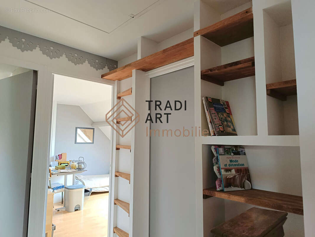 Maison à SAINTE-GENEVIEVE-DES-BOIS