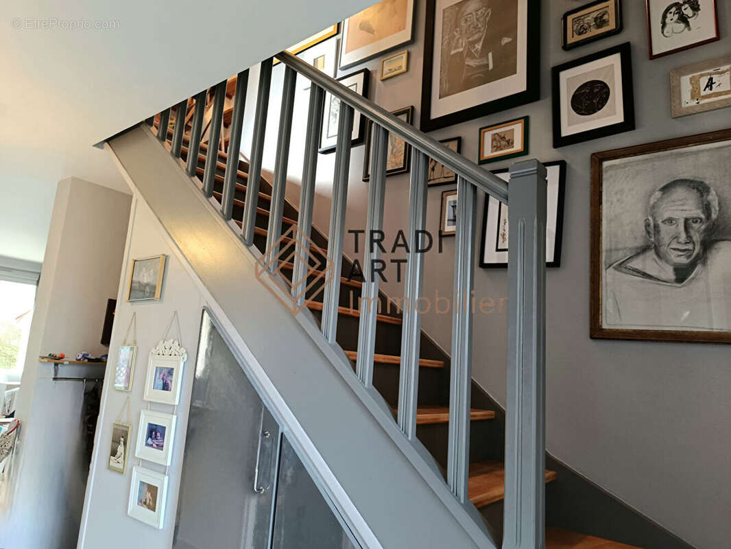 Maison à SAINTE-GENEVIEVE-DES-BOIS