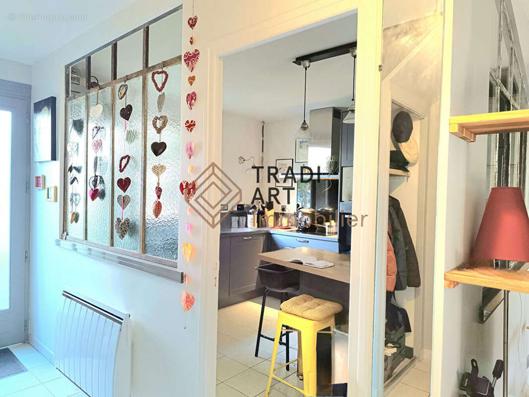 Maison à SAINTE-GENEVIEVE-DES-BOIS