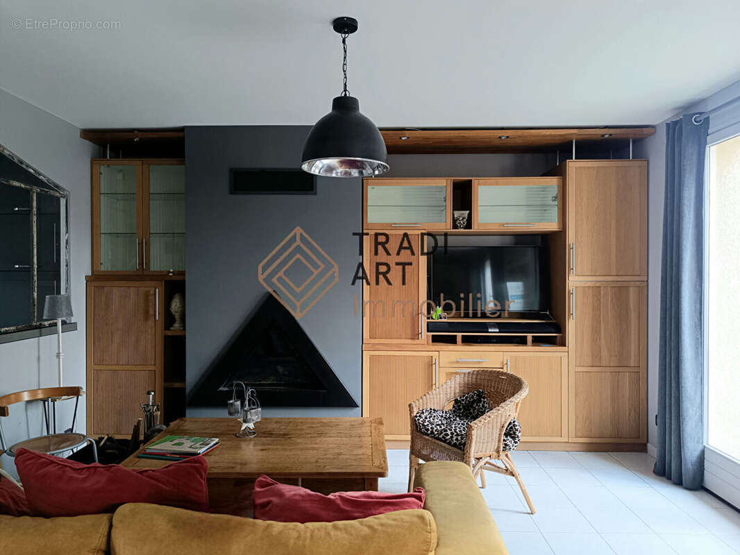 Maison à SAINTE-GENEVIEVE-DES-BOIS