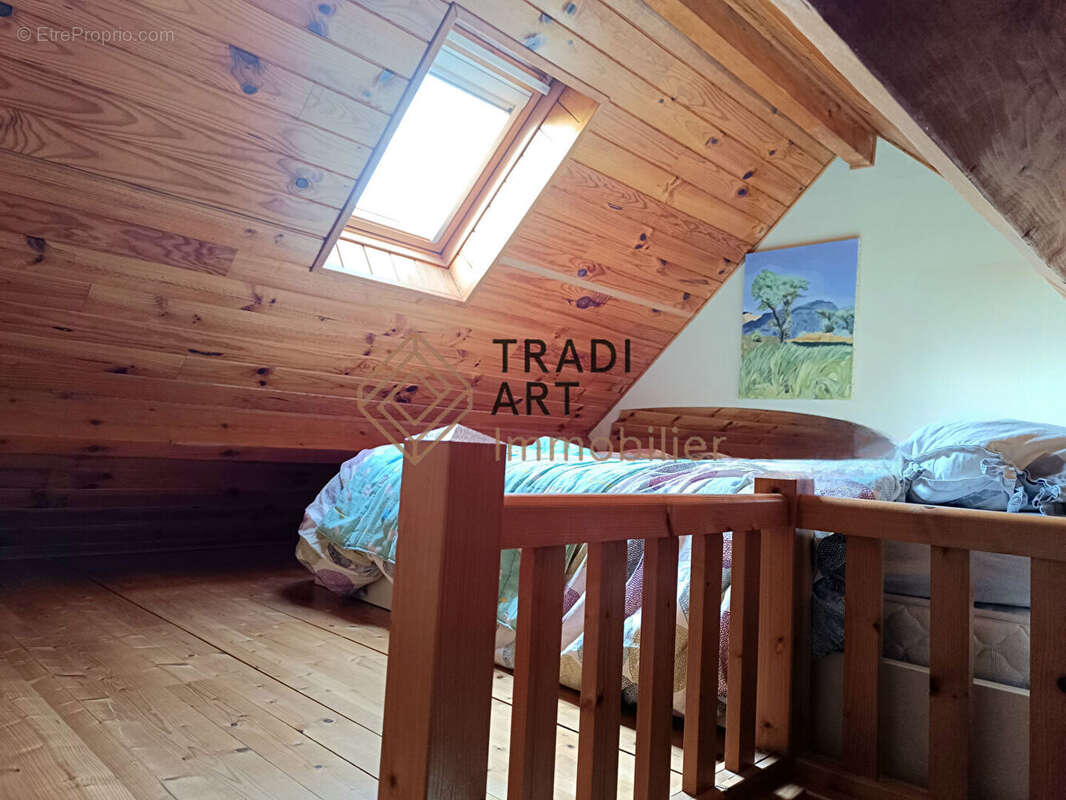 Maison à SAINTE-GENEVIEVE-DES-BOIS