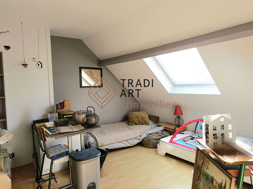 Maison à SAINTE-GENEVIEVE-DES-BOIS