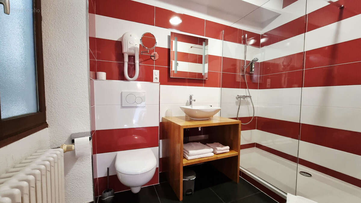 Commerce à SAINT-GERMAIN-DE-JOUX