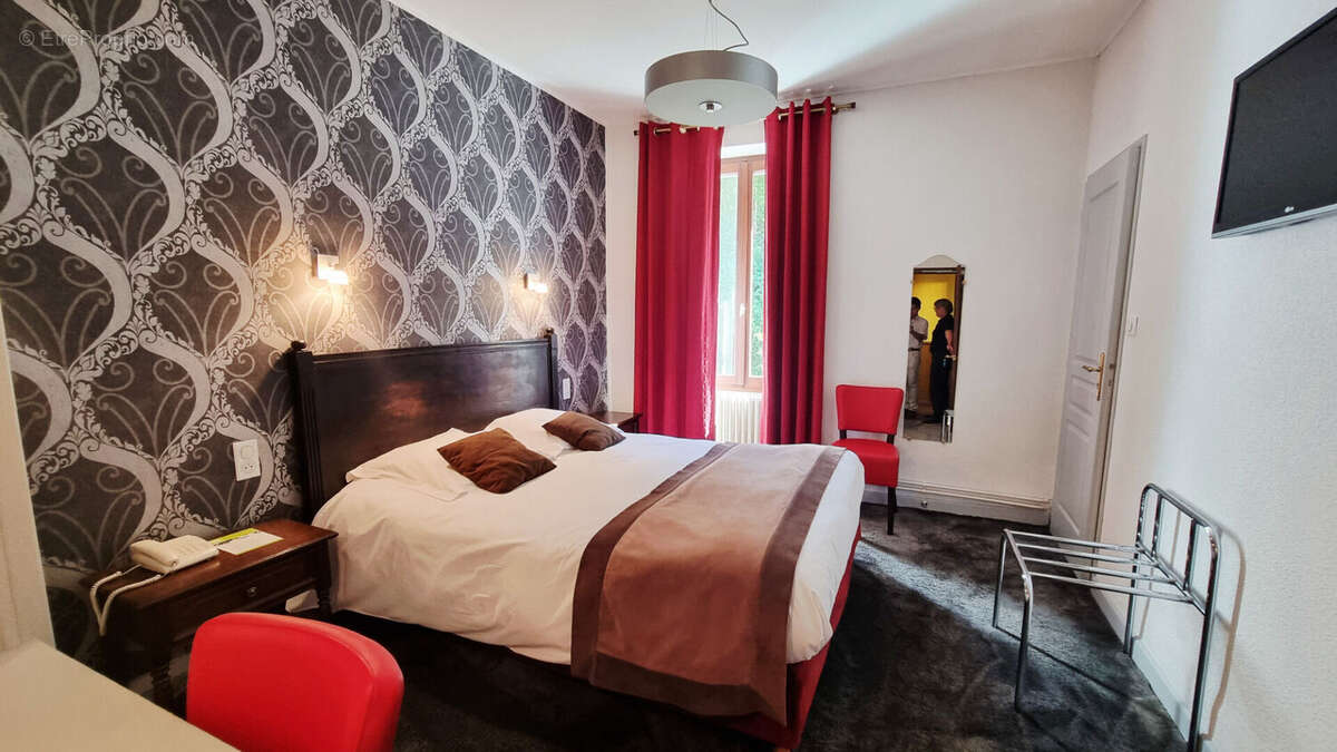 Commerce à SAINT-GERMAIN-DE-JOUX