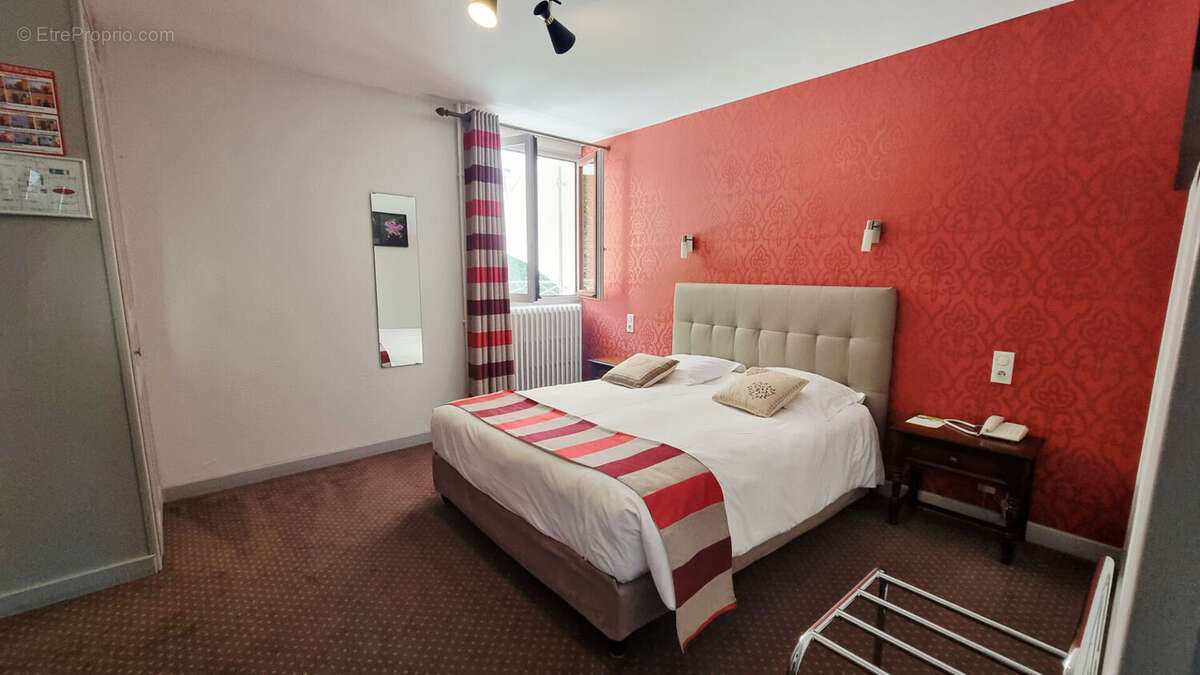 Commerce à SAINT-GERMAIN-DE-JOUX