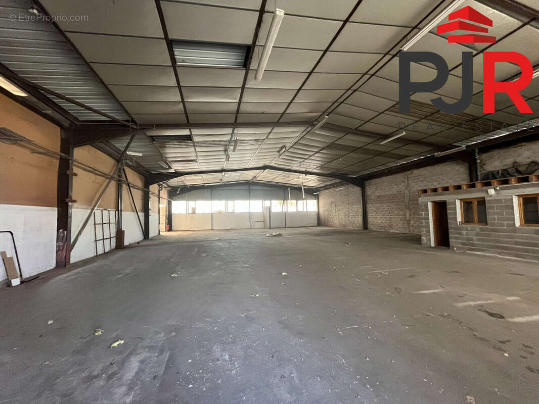 Commerce à MONCEL-LES-LUNEVILLE