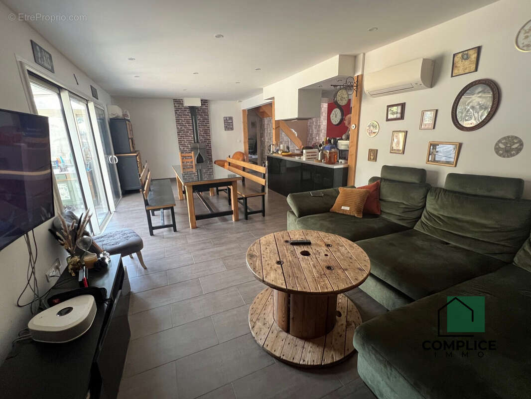 Maison à SAINT-ETIENNE-DE-MONTLUC