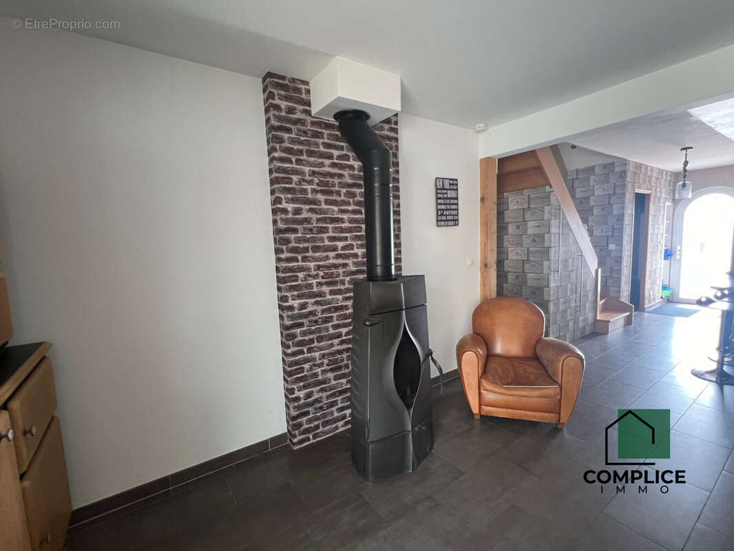 Maison à SAINT-ETIENNE-DE-MONTLUC