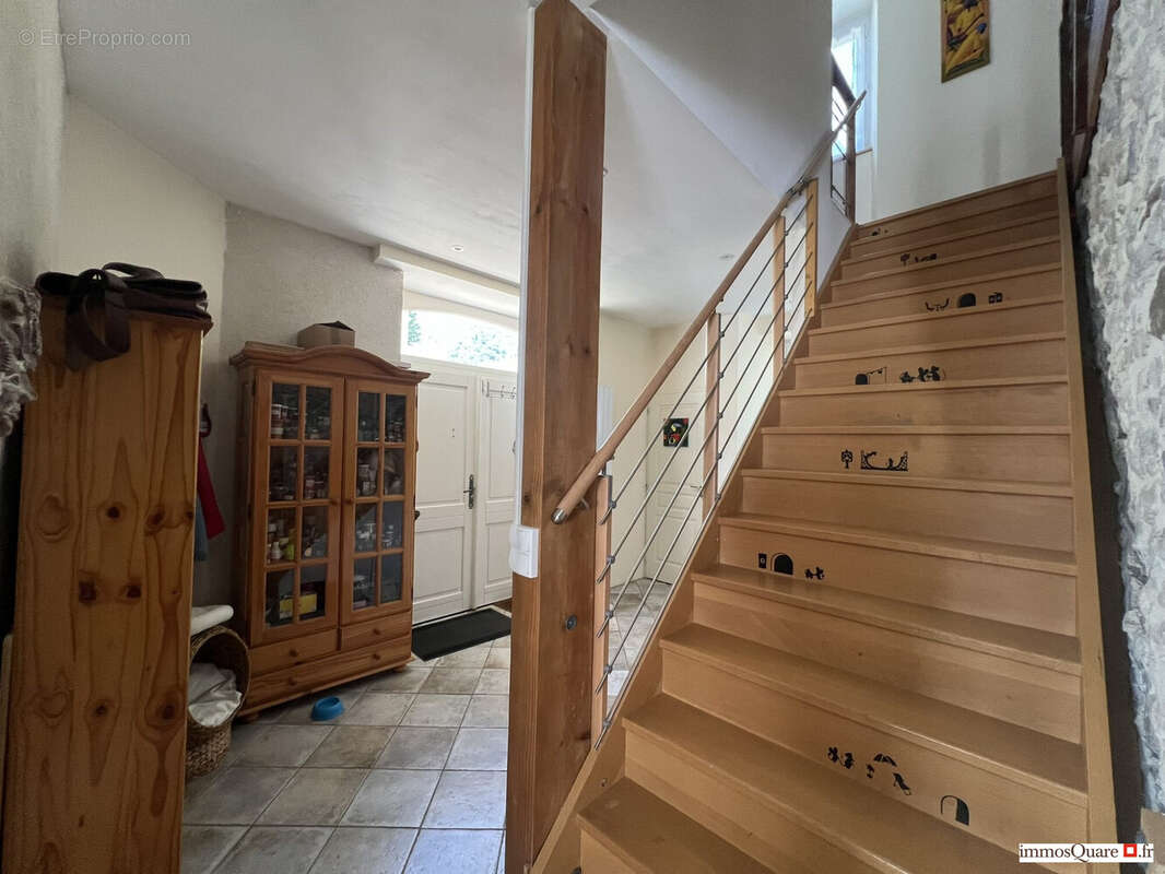 Maison à SAINT-VINCENT-DE-MERCUZE