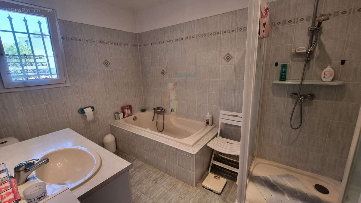 Maison à LES ISSAMBRES