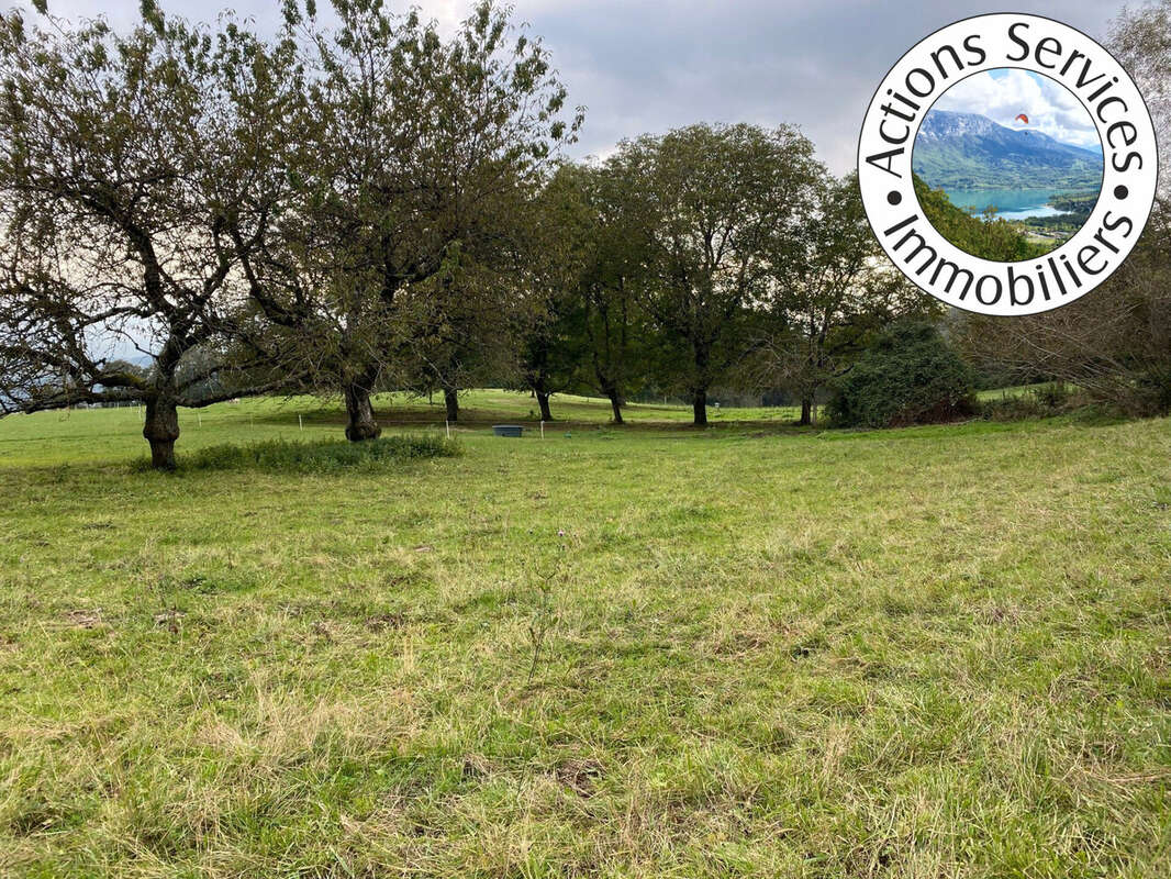 Terrain à SAINT-GENIX-SUR-GUIERS
