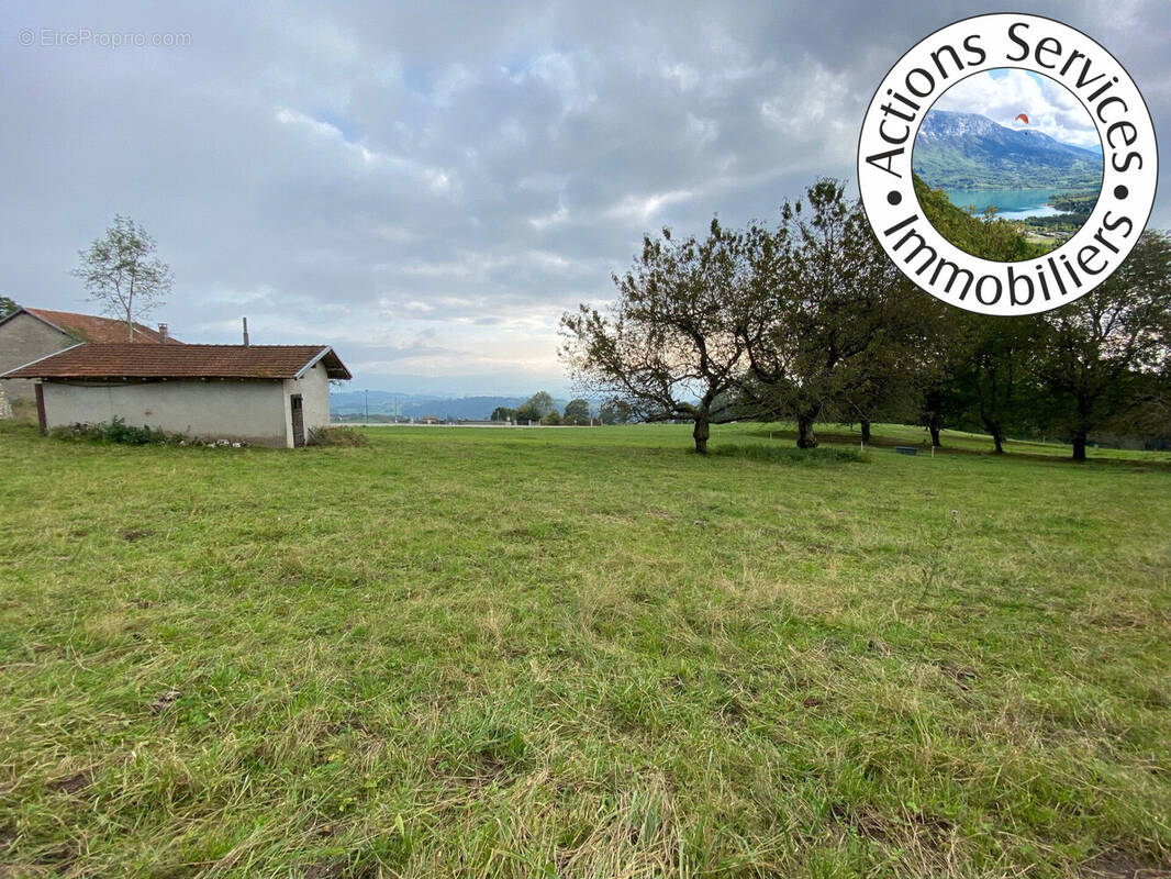 Terrain à SAINT-GENIX-SUR-GUIERS