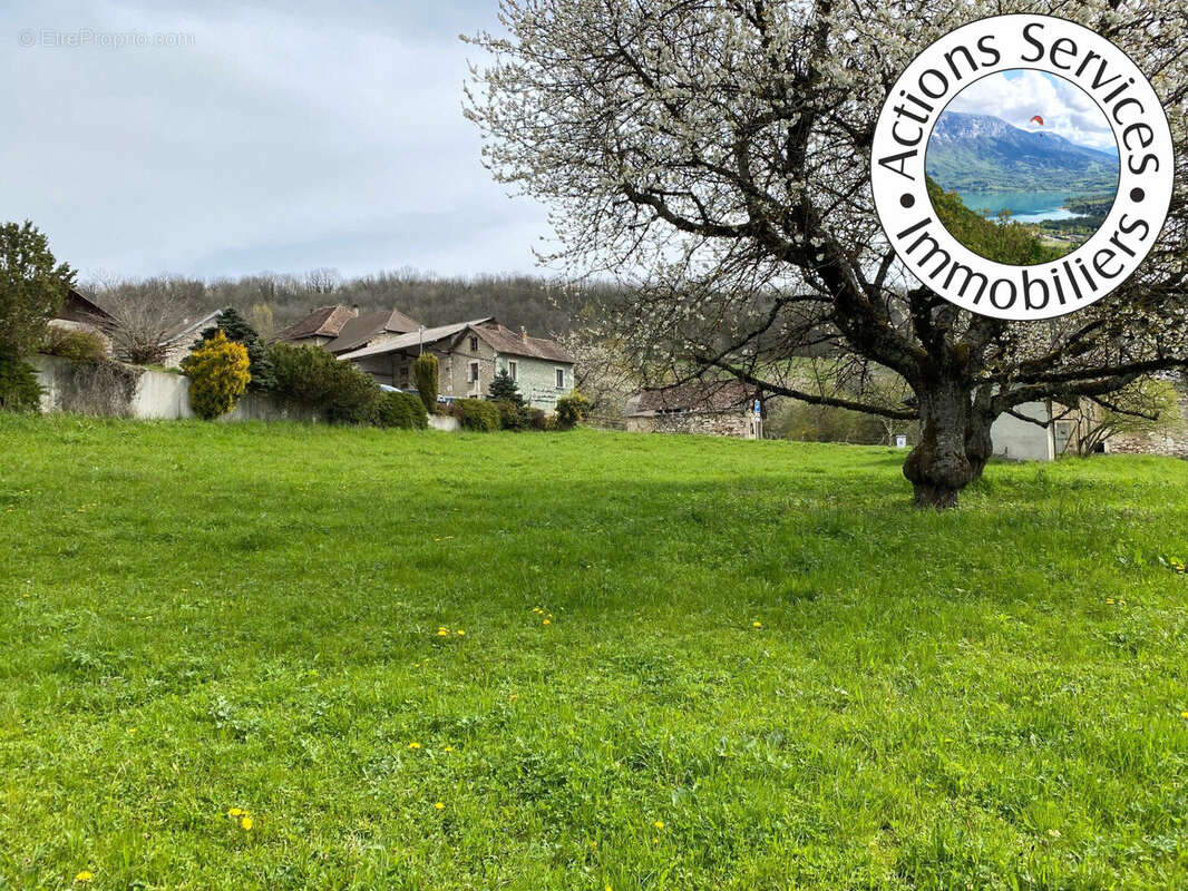 Terrain à SAINT-GENIX-SUR-GUIERS