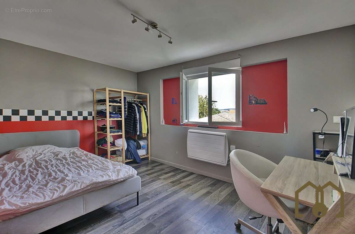 Maison à SAINT-ROMAIN-DE-JALIONAS