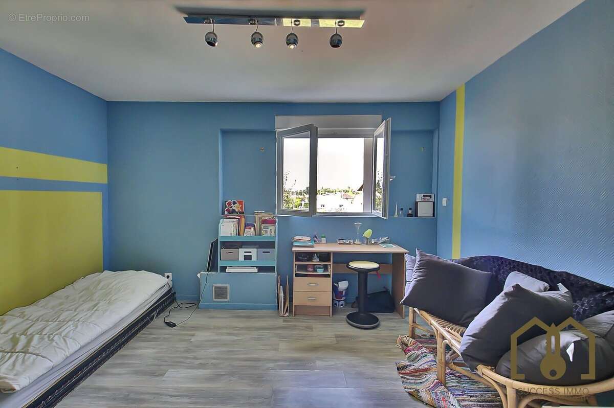 Maison à SAINT-ROMAIN-DE-JALIONAS