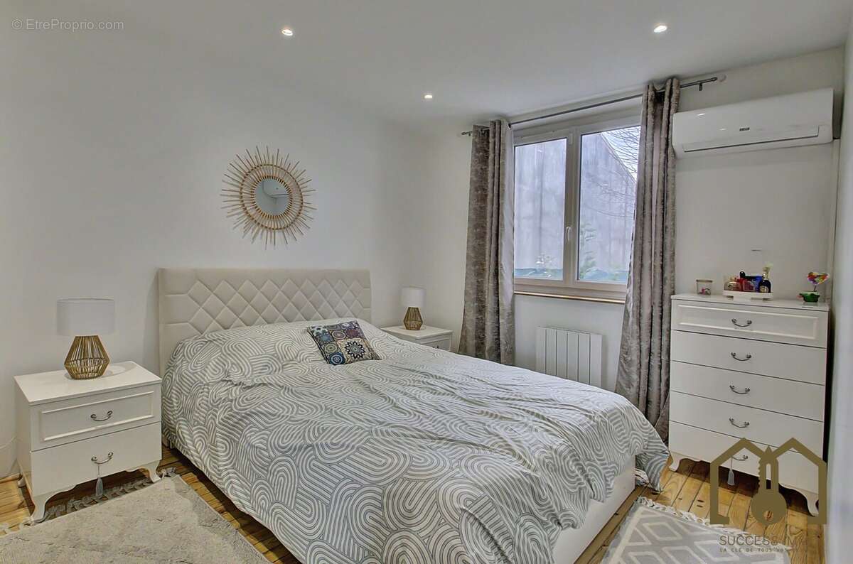 Maison à VAULX-EN-VELIN