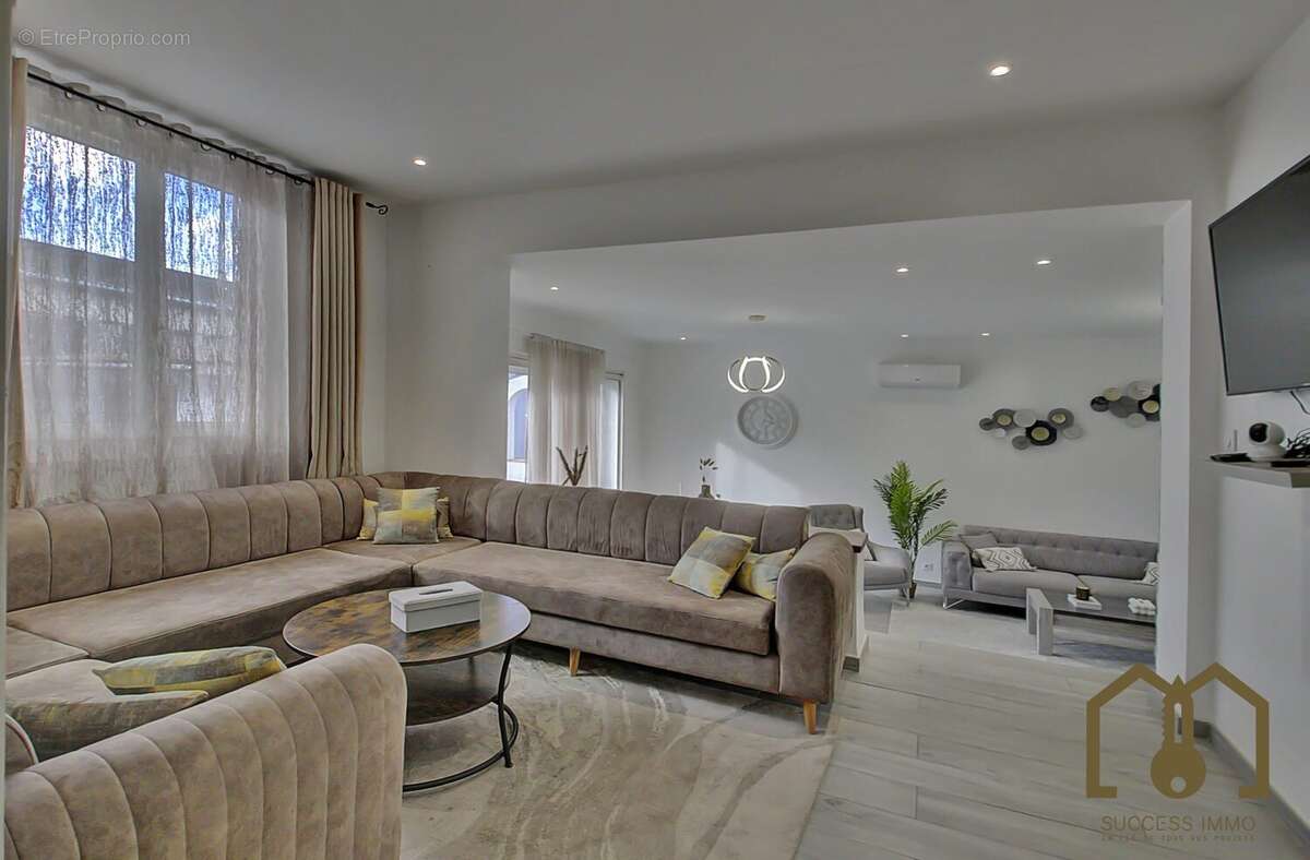 Maison à VAULX-EN-VELIN