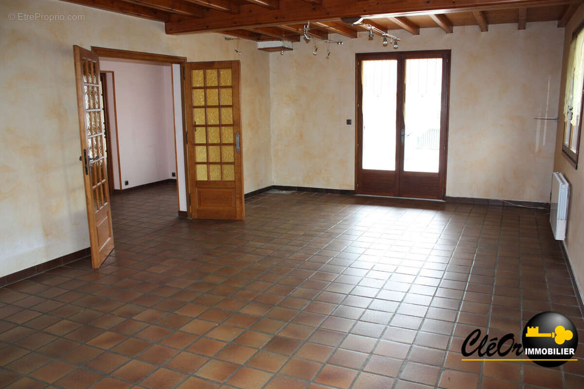 Maison à SAINT-MARTIN-DU-FRENE