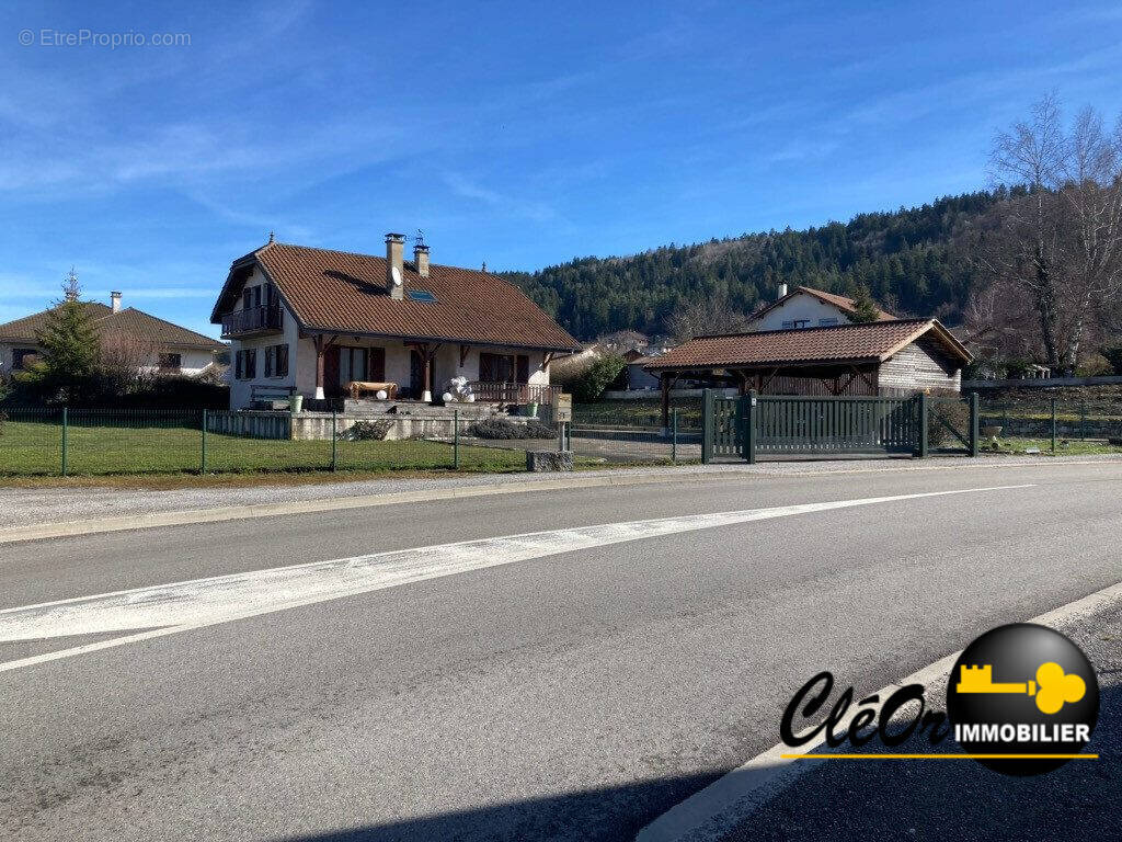 Maison à SAINT-MARTIN-DU-FRENE