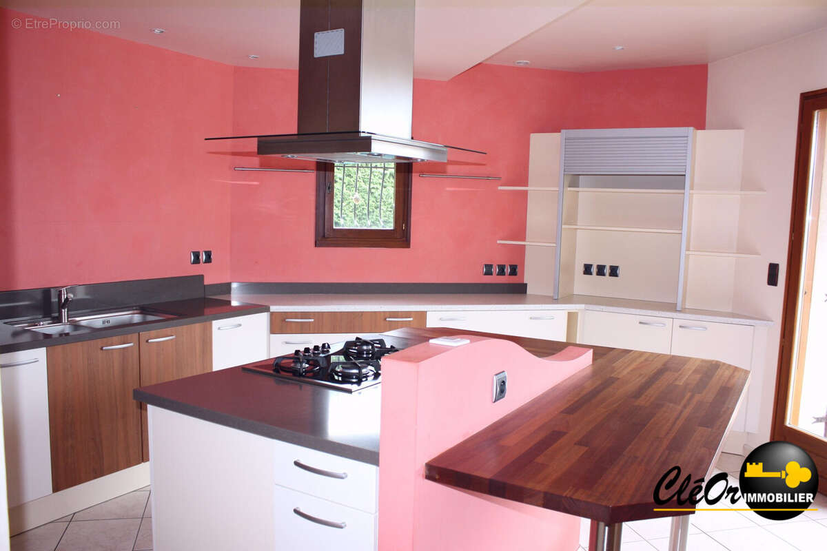 Maison à SAINT-MARTIN-DU-FRENE