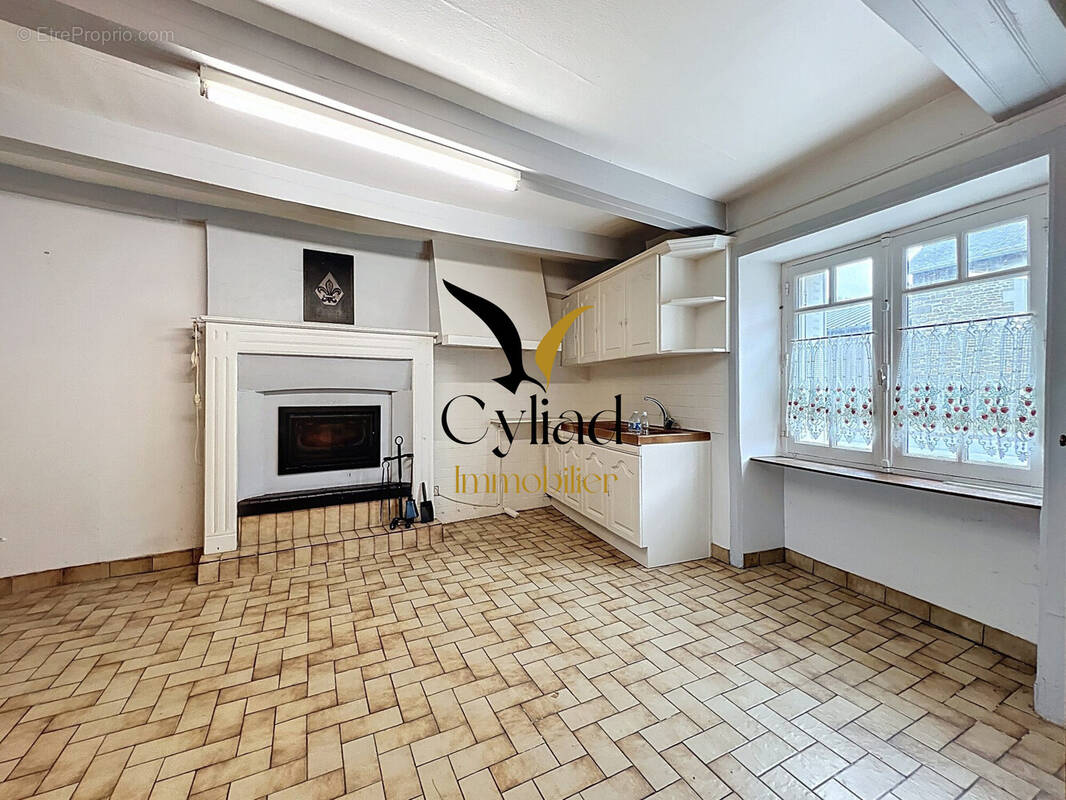 Maison à MINIAC-MORVAN