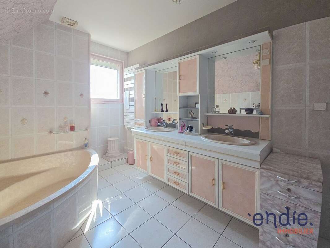 Maison à BESSAY-SUR-ALLIER