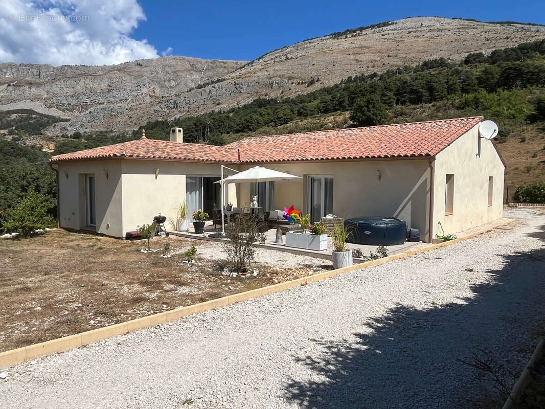 Maison à ESCRAGNOLLES