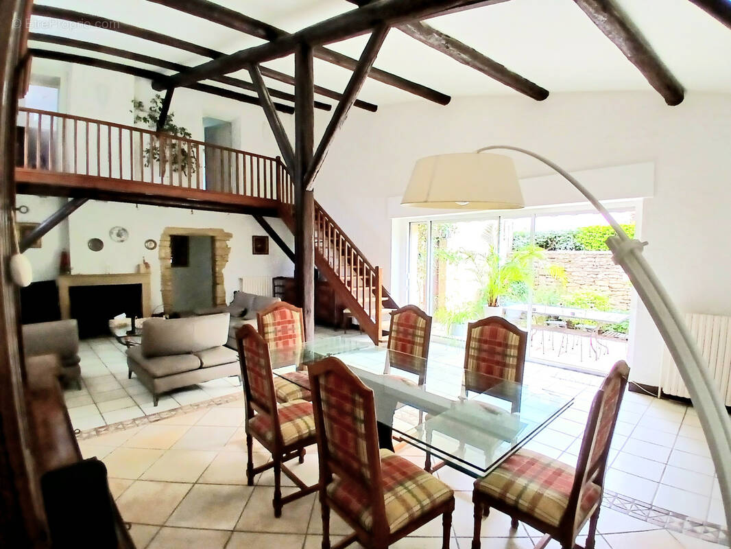 Maison à SAINTE-MARIE-AUX-CHENES