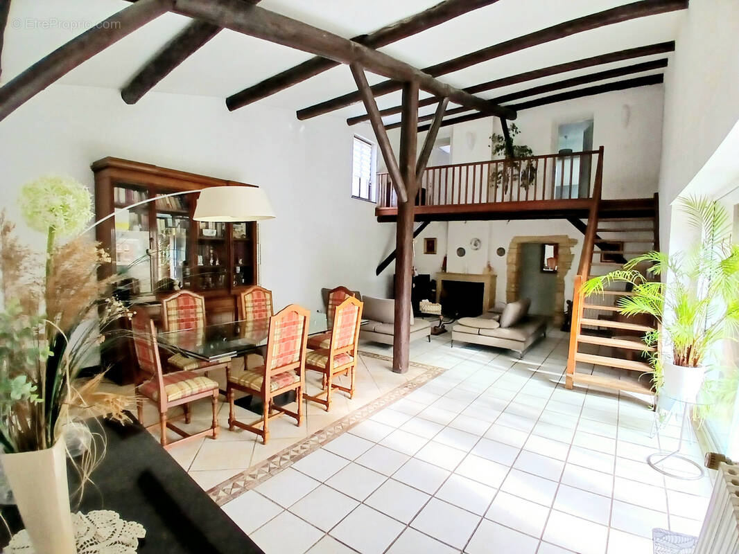 Maison à SAINTE-MARIE-AUX-CHENES