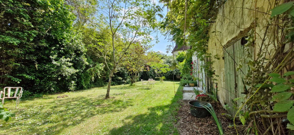 Maison à SAINT-FORT-SUR-GIRONDE