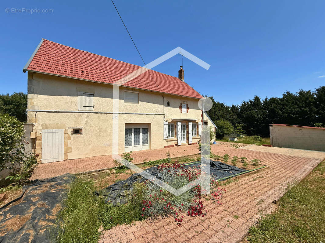 Maison à SAINT-VERAIN