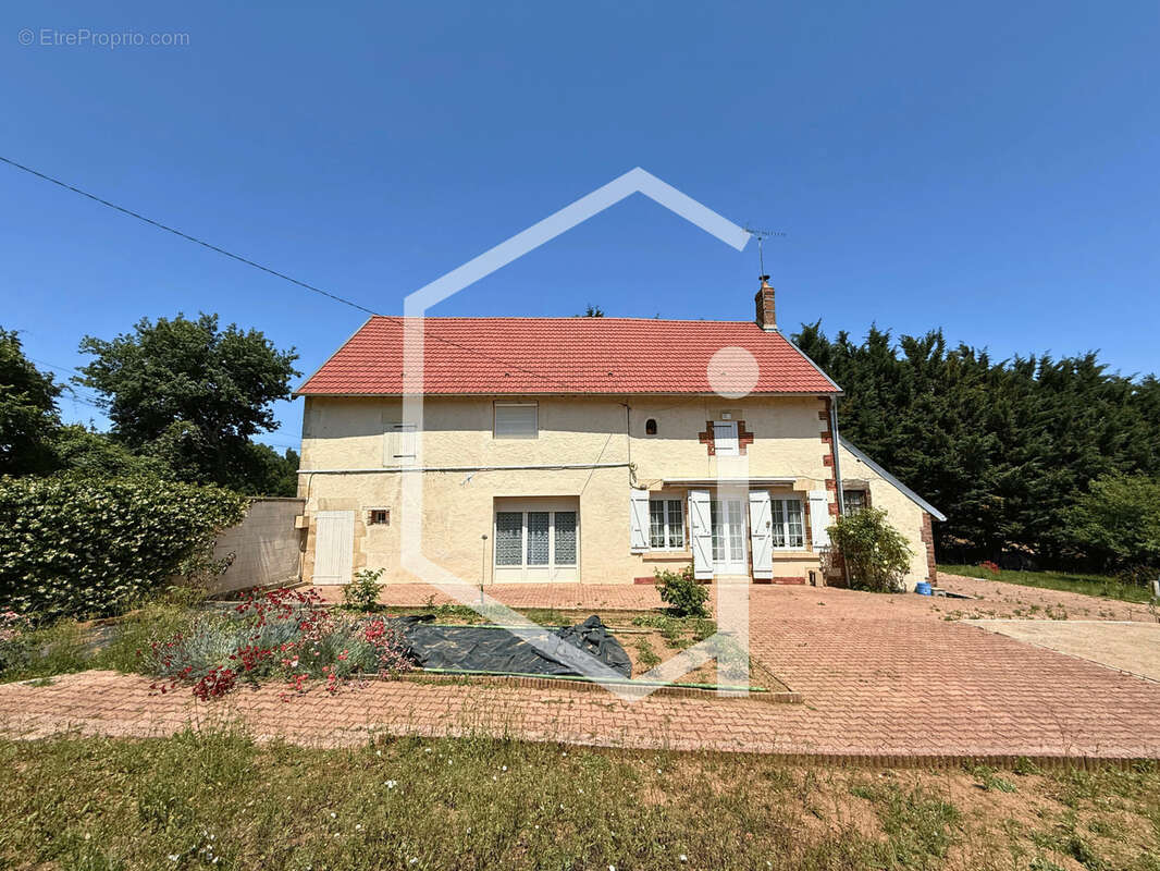 Maison à SAINT-VERAIN