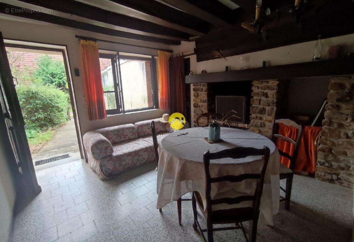 Maison à VAILLY-SUR-SAULDRE