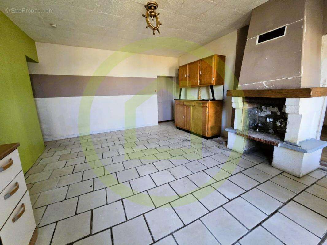 Maison à SAINT-BONNET-SUR-GIRONDE